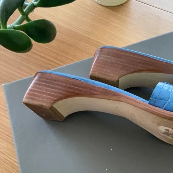 Leather slip on Talbots sandals - Picture 3 of 4